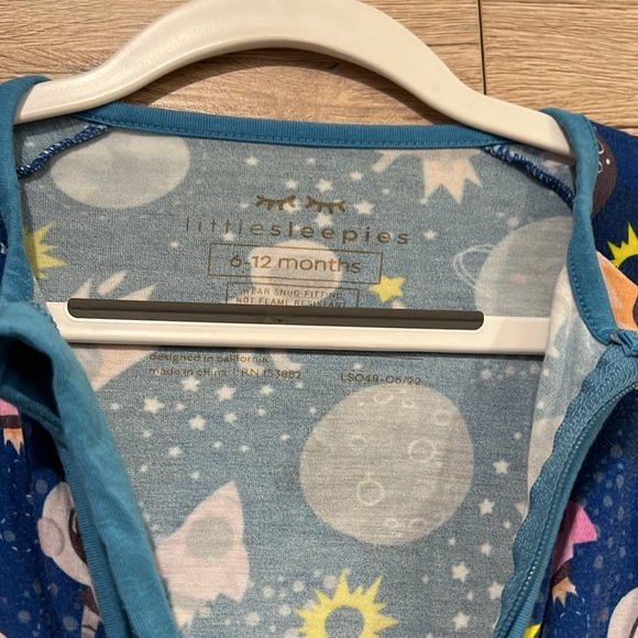 Little sleepies 6-12m one pice - Picture 3 of 4